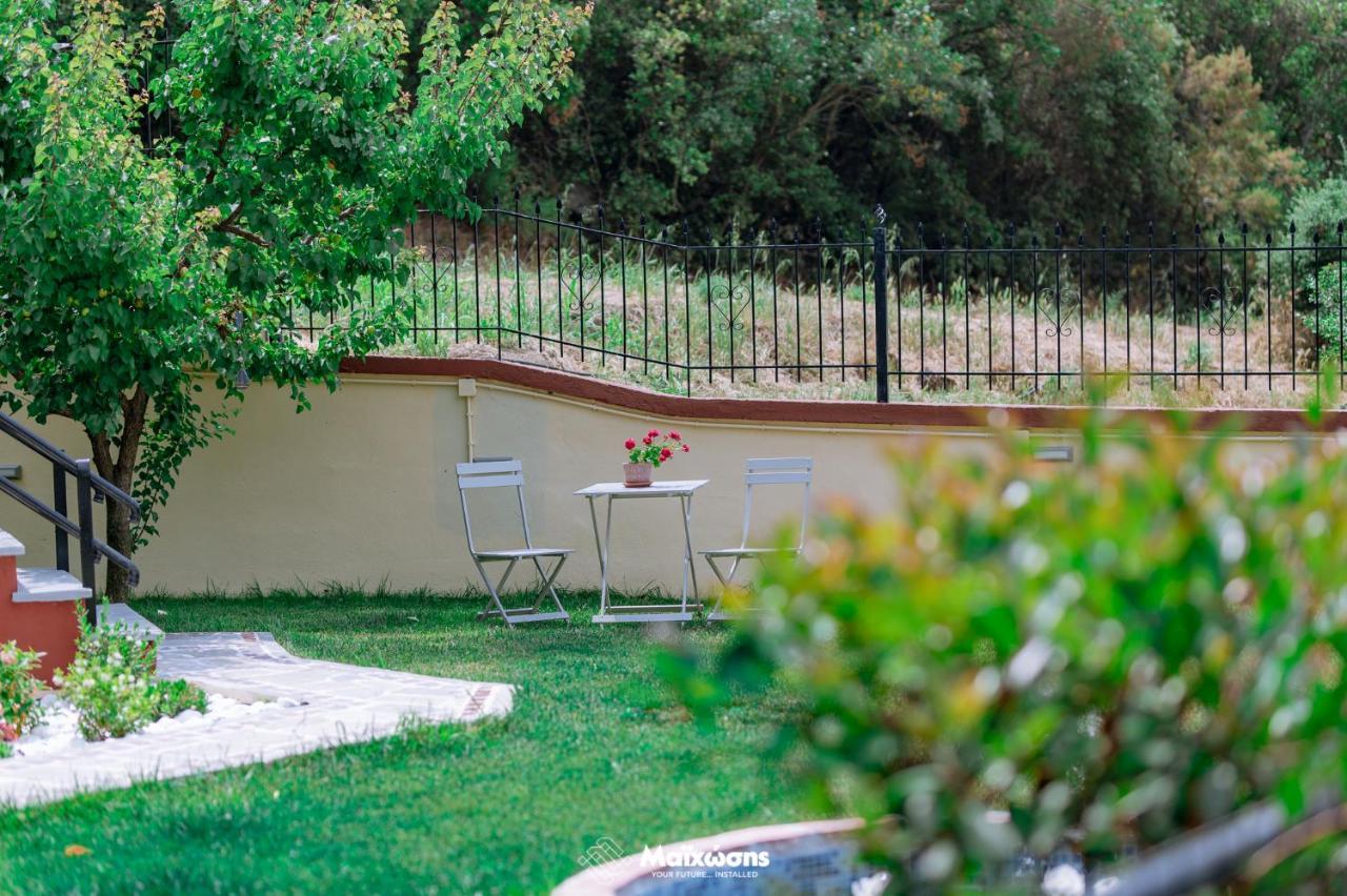 HELIANTHOS VILLA - APARTMENT No4 Palaiontsiflikion Exterior foto