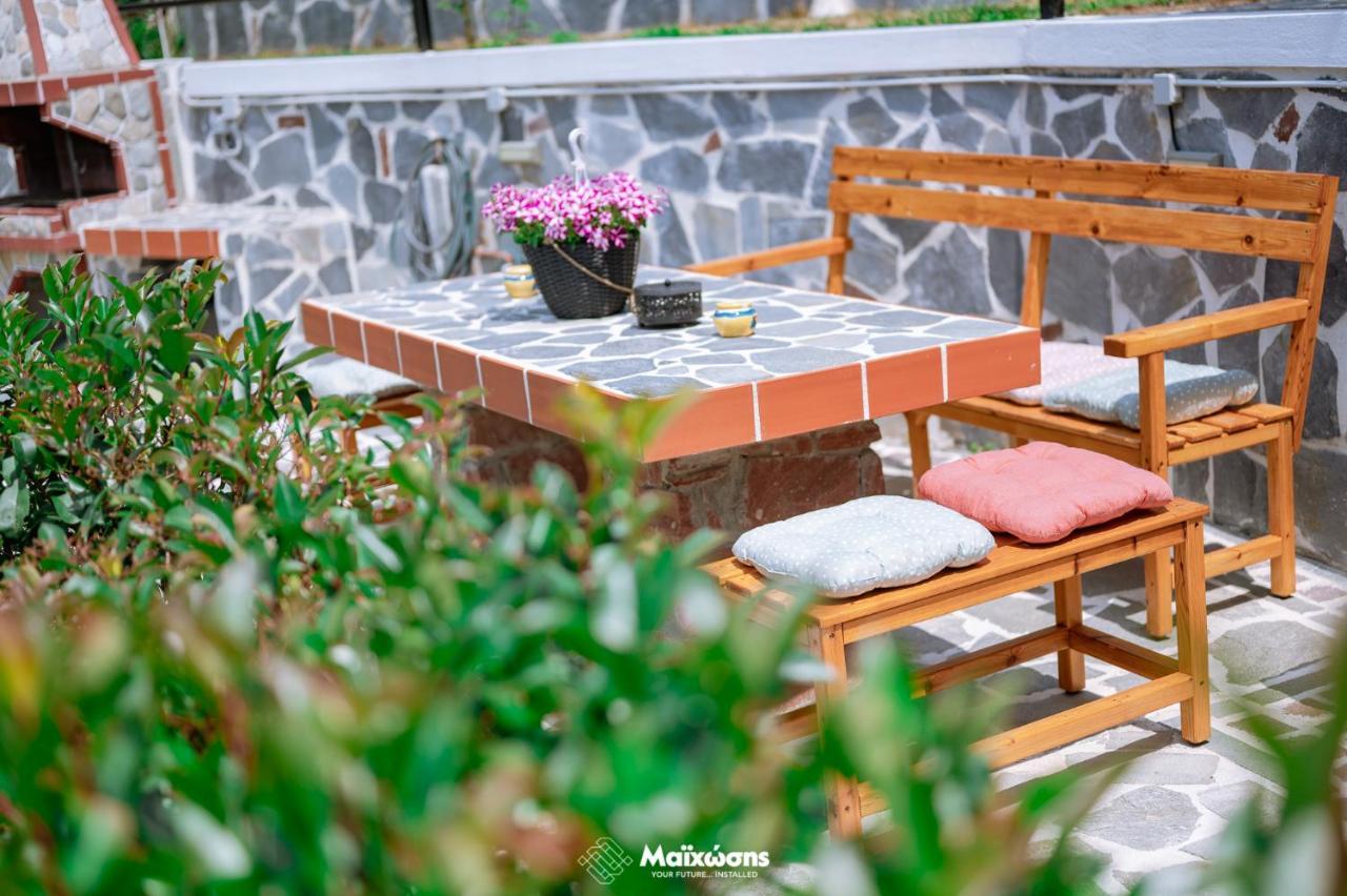 HELIANTHOS VILLA - APARTMENT No4 Palaiontsiflikion Exterior foto